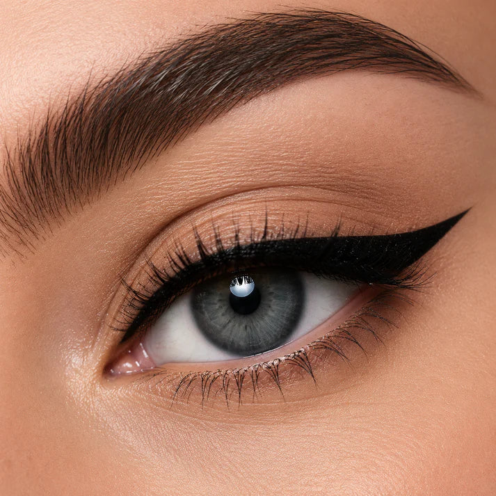 Waterproof & Smudge-Proof Liquid Eyeliner